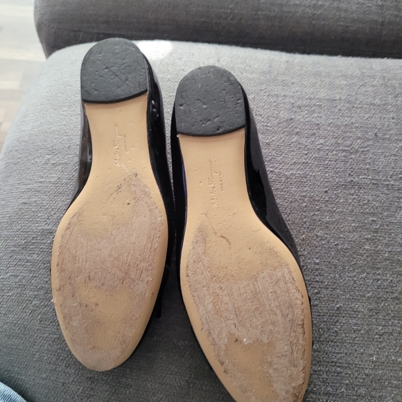 Ferragamo black flats - Picture 3 of 5